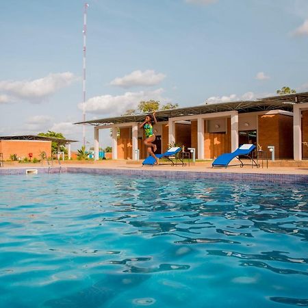 Dunia Hotel Ouagadougou Loumbila エクステリア 写真