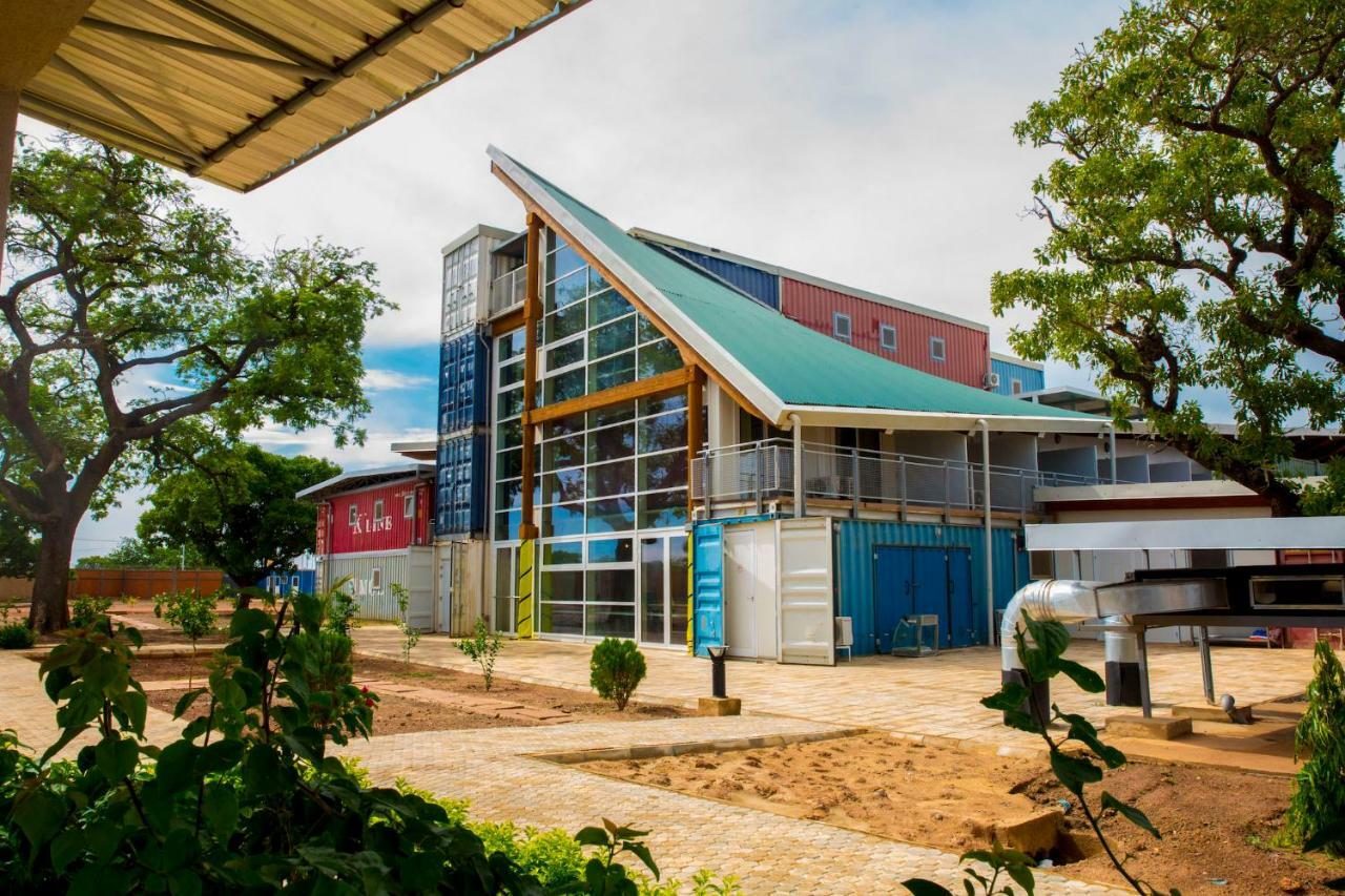 Dunia Hotel Ouagadougou Loumbila エクステリア 写真