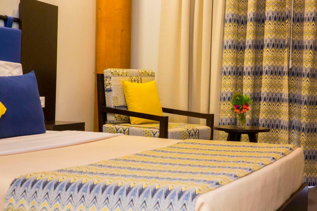Dunia Hotel Ouagadougou Loumbila エクステリア 写真