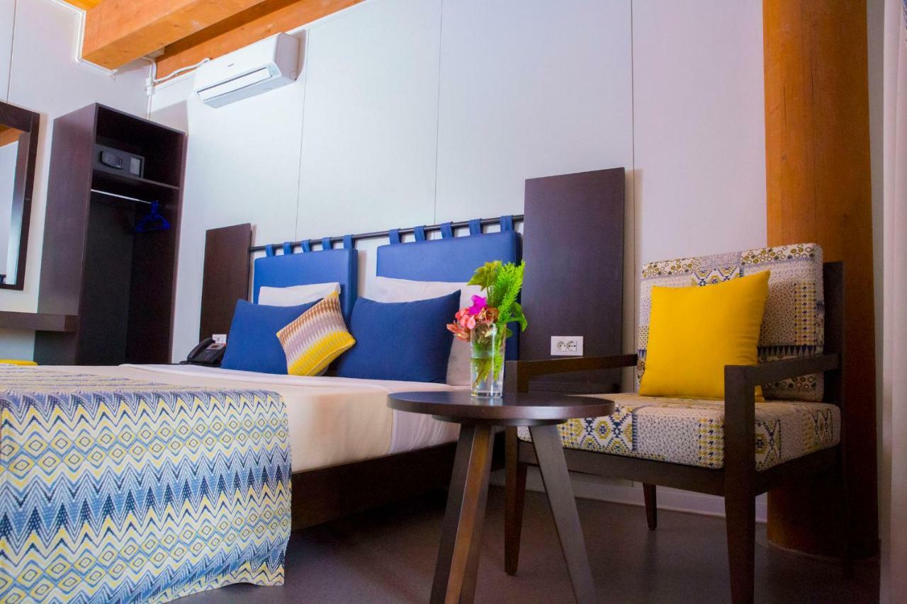 Dunia Hotel Ouagadougou Loumbila エクステリア 写真